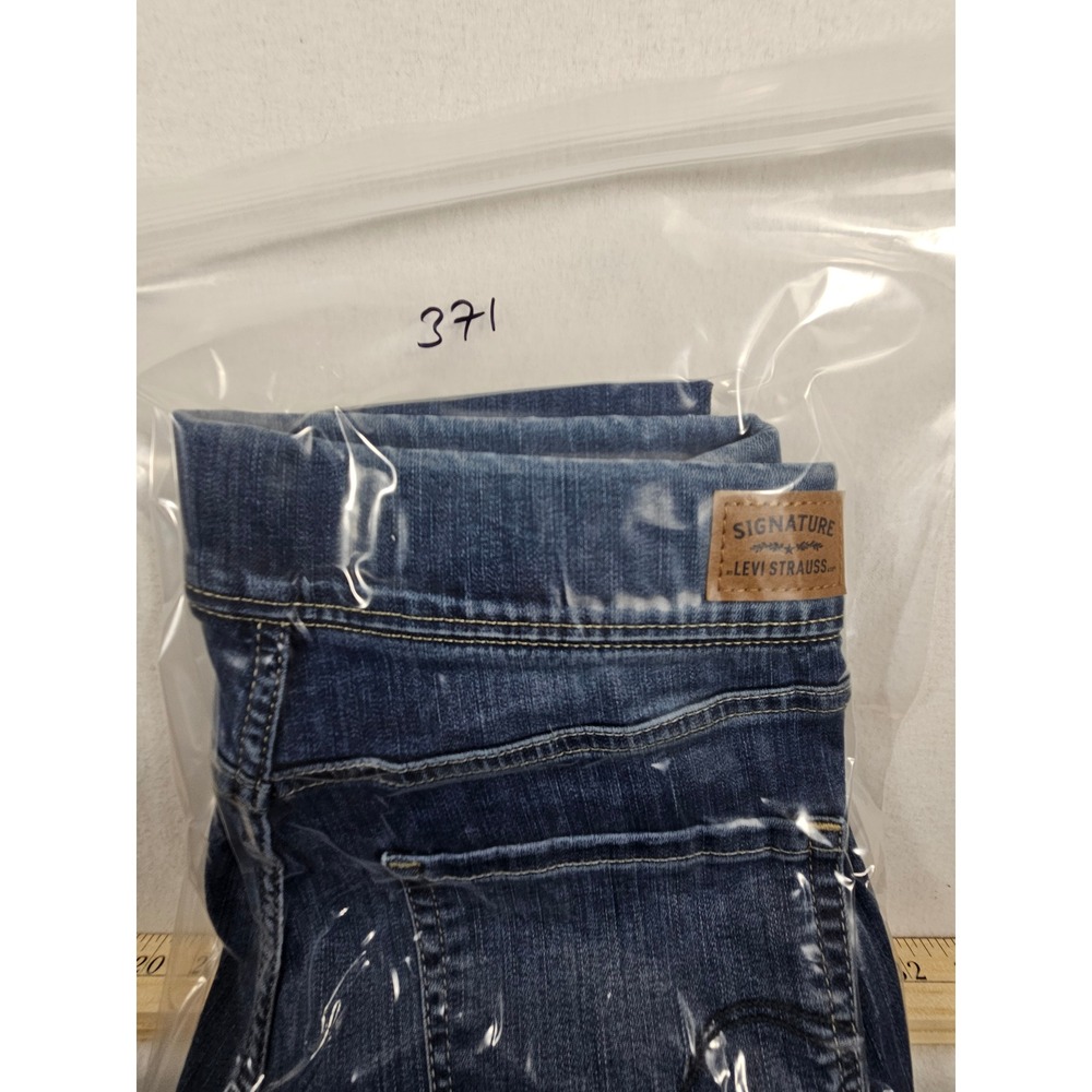 Signature by Levi Strauss Women Pull-On Super Skinny Shaping Jeans Blue‎ 8 W29 - Picture 11 of 11